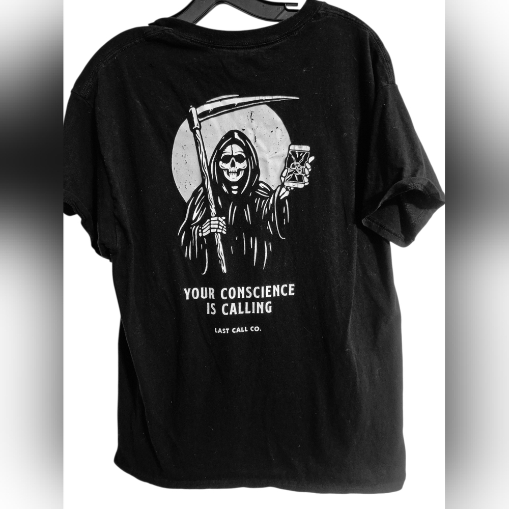 ⭐️⭐️5/$15. Men’s Black Graphic Tee — Your Conscience Is Calling